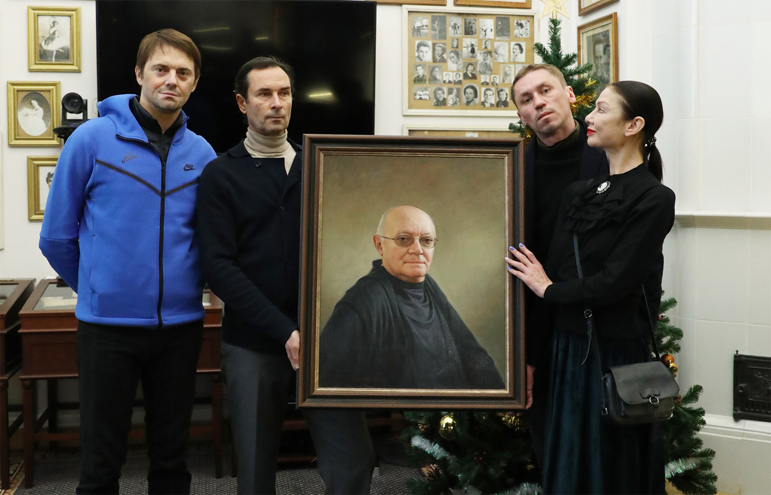Вручение портрета